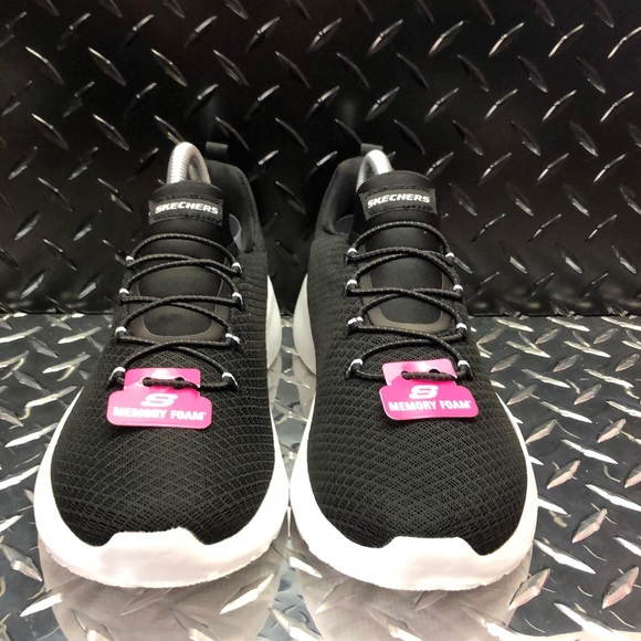 NEW Skechers DYNAMIGHT Black/White - Picture 2 of 8